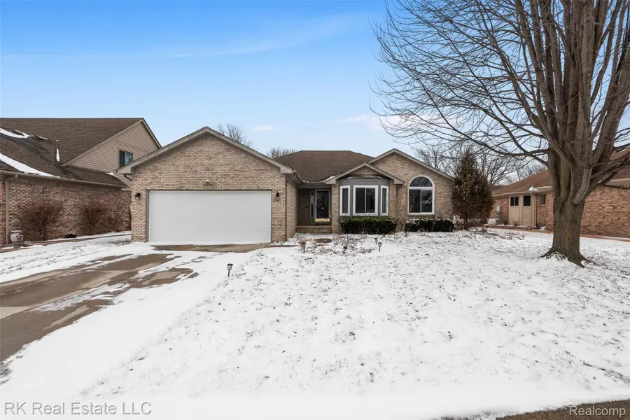 53114 Ridgewood Drive, Chesterfield, MI 48051 - #2