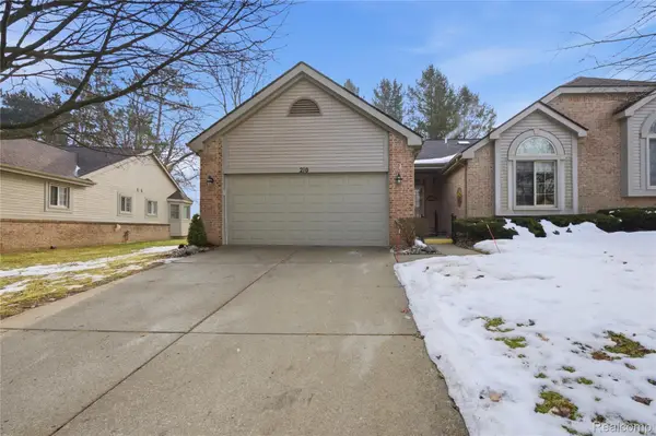 210 Sisu Knoll Drive, Brighton, MI 48116