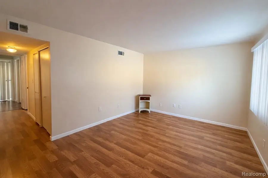 141 W Cornell Avenue, Pontiac, MI 48340 - #2