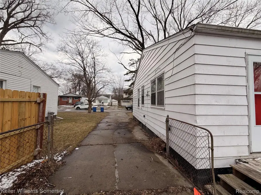 13069 Sarsfield Avenue, Warren, MI 48089 - #3