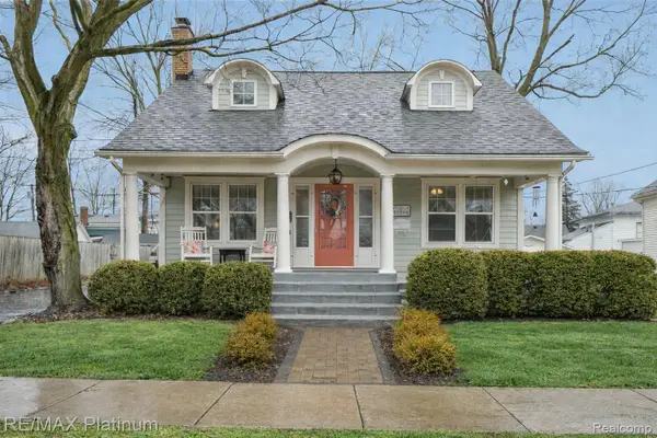 409 S Walnut Street, Howell, MI 48843