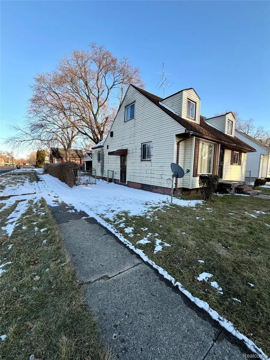 5518 Winthrop Boulevard, Flint, MI 48505 - #2