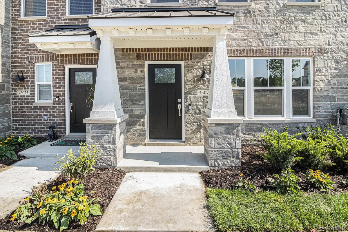 43071 Atwood Avenue, Novi, MI 48375 - #1
