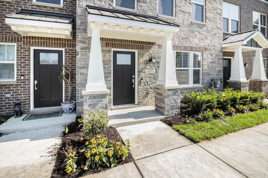 43071 Atwood Avenue, Novi, MI 48375 - #2