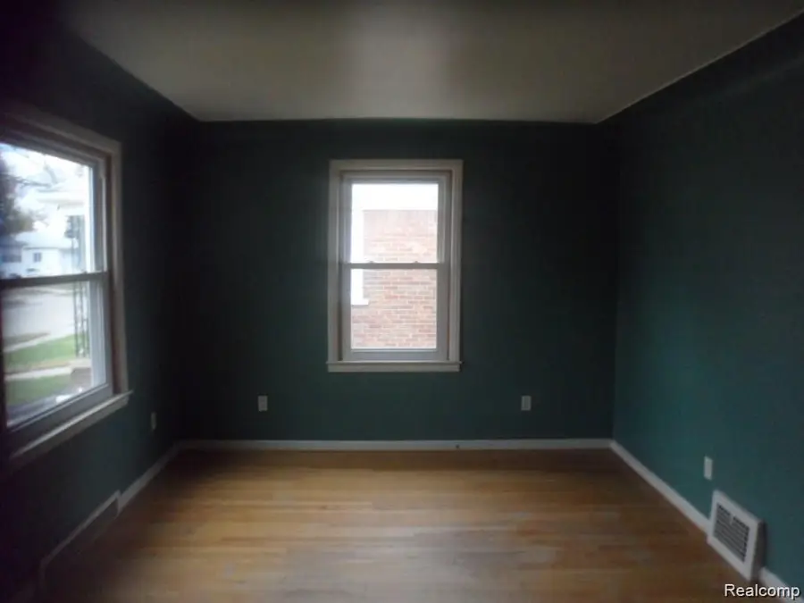 16207 Manchester Avenue, Eastpointe, MI 48021 - #3