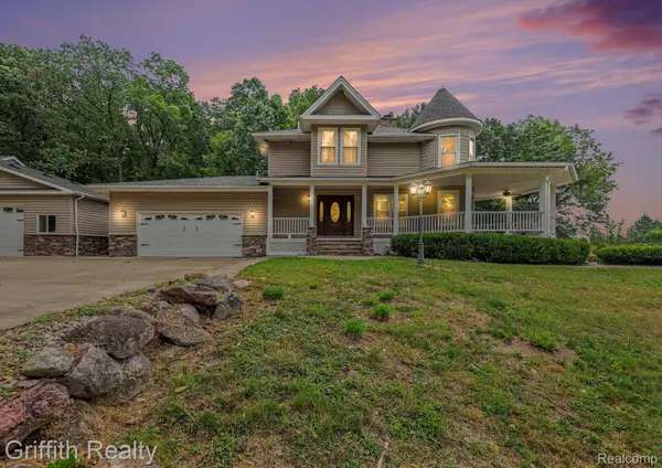 3937 Green Hills Drive, Pinckney, MI 48169