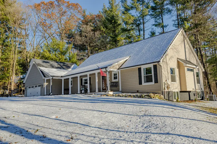 800 Grampian Avenue, Orion, MI 48362 - #2