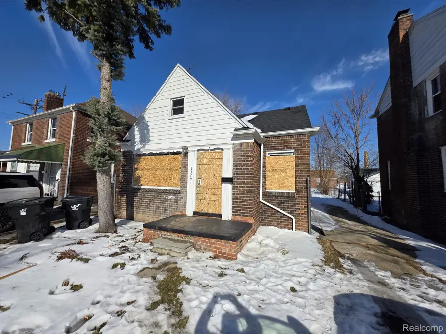 15241 Seymour Street, Detroit, MI 48205 - #2