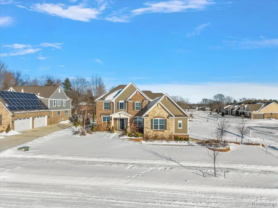 21090 Prestwick, Farmington, MI 48335 - #2