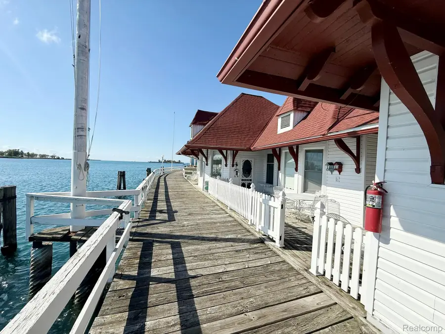 9963 S Channel Dr, Harsens Island, MI 48028 - #2