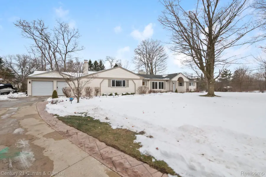 21412 Holmbury Road, Northville, MI 48167 - #3