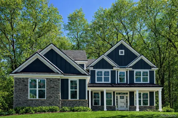 9299 Van Antwerp Drive, Hamburg, MI 48139