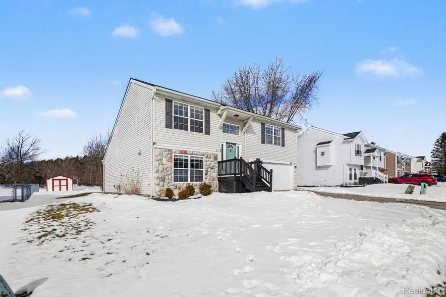 339 Andover Woods Drive, Fenton, MI 48430 - #2
