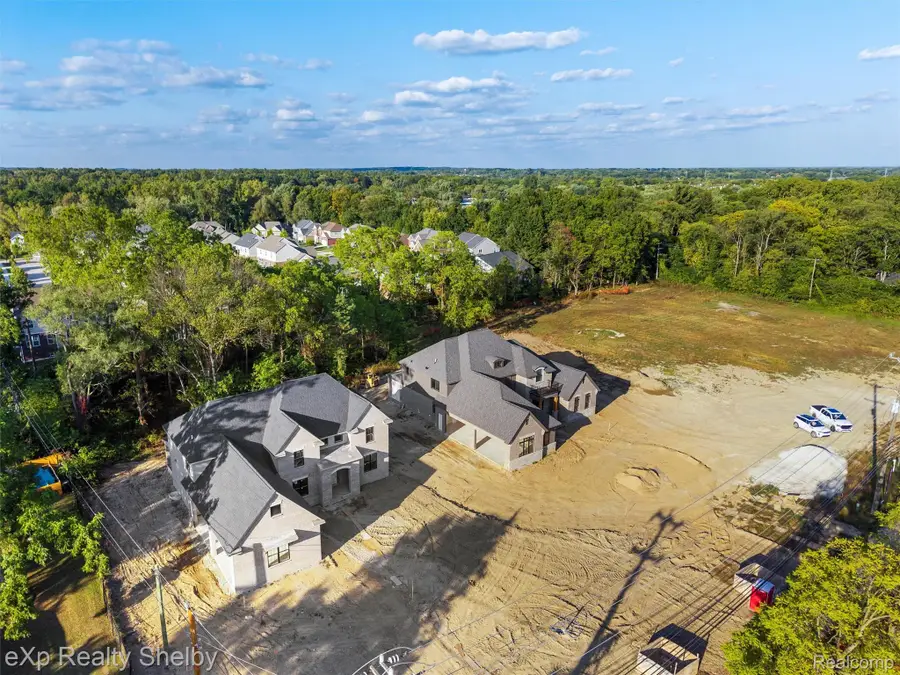 1067 E Avon Road, Rochester Hills, MI 48307 - #3