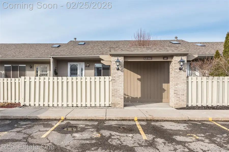62351 Arlington Circle #3, South Lyon, MI 48178 - #2