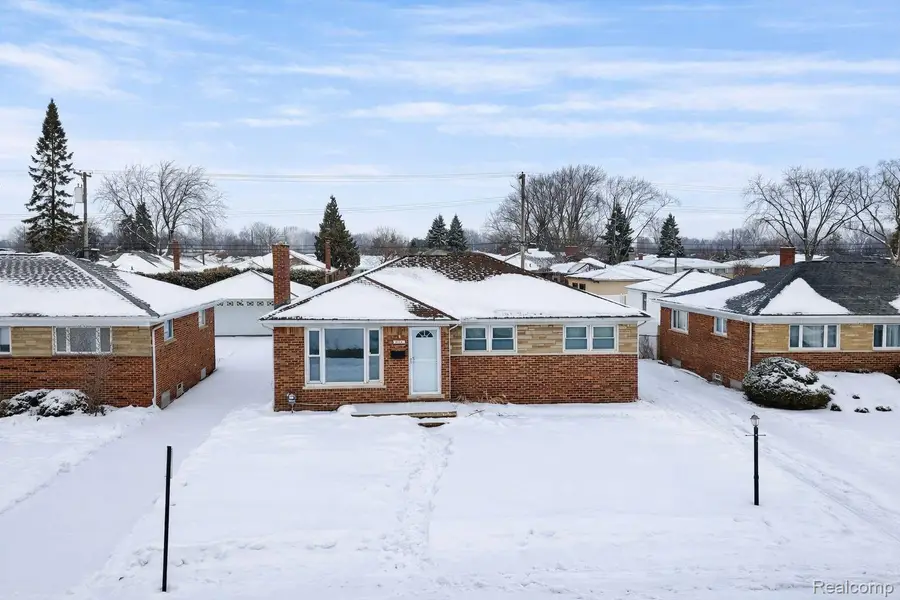 8373 Mckinley, Center Line, MI 48015 - #3