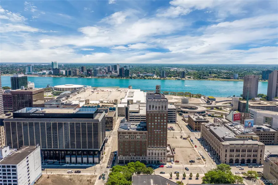 525 W Lafayette Boulevard, Detroit, MI 48226 - #2