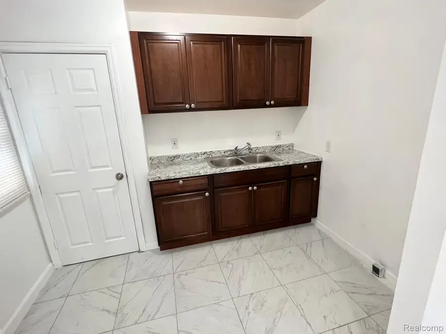 8279 Greenlawn Street, Detroit, MI 48204 - #3