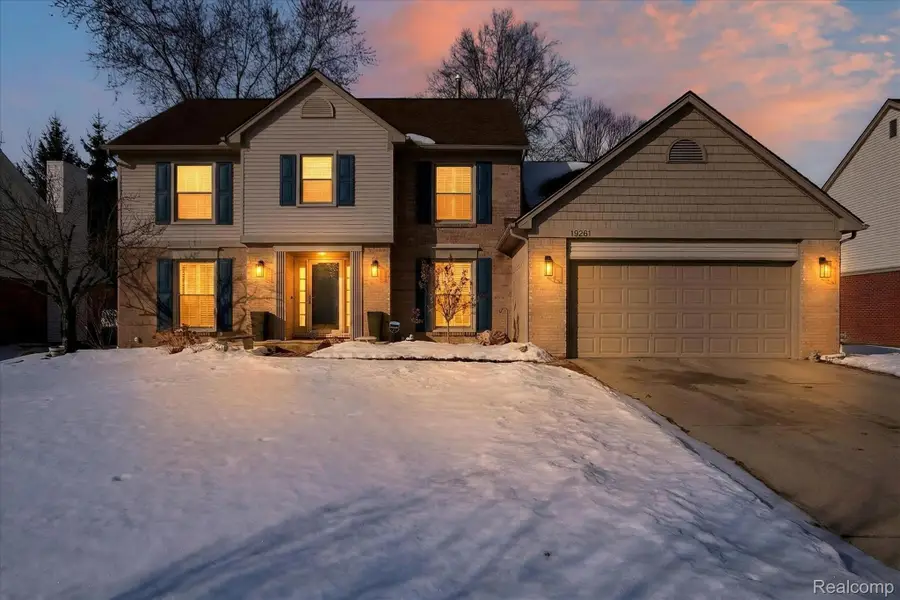19261 Fairlane Court, Livonia, MI 48152 - #2