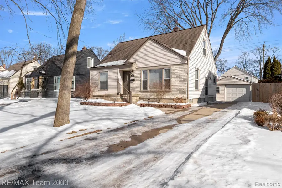 2076 Thomas Avenue, Berkley, MI 48072 - #3