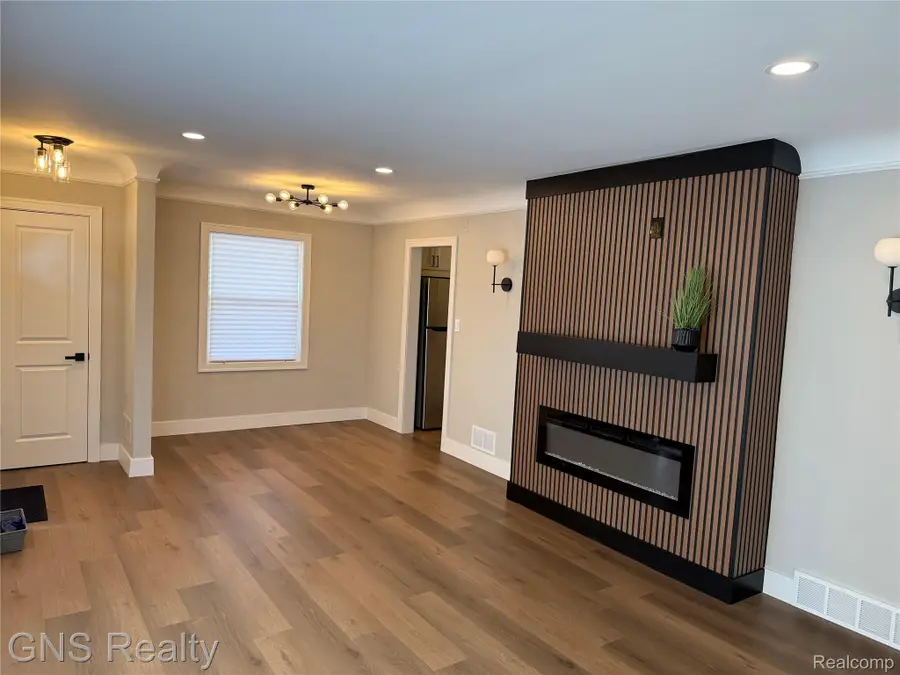 1143 E Harwood Avenue, Madison Heights, MI 48071 - #3