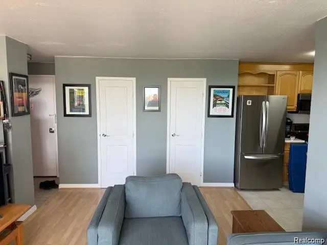 8900 E Jefferson Avenue #916, Detroit, MI 48214 - #3