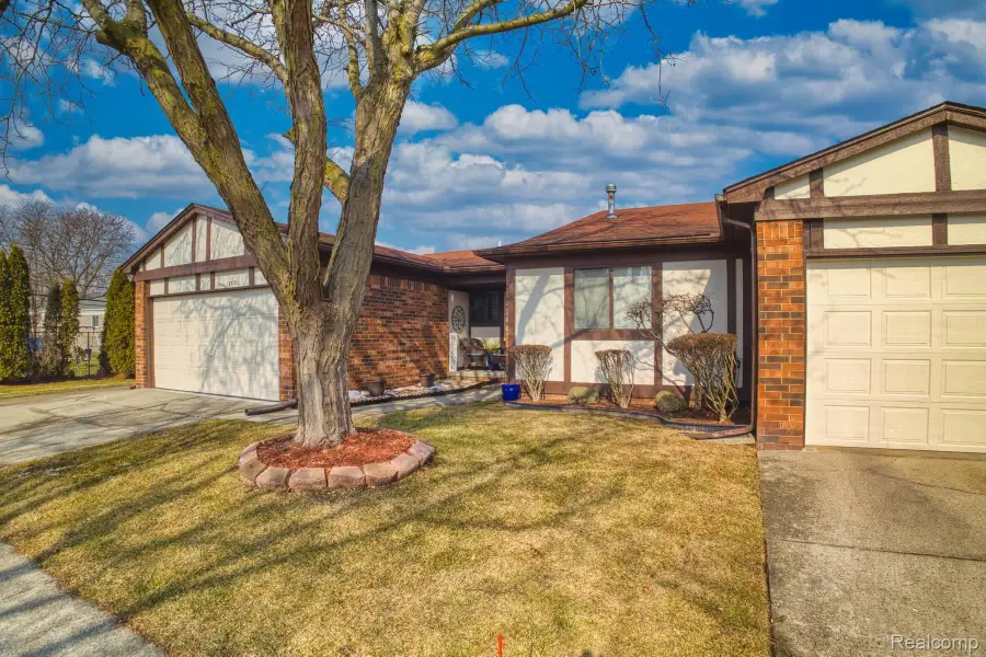 13513 Angela Drive, Warren, MI 48088 - #2