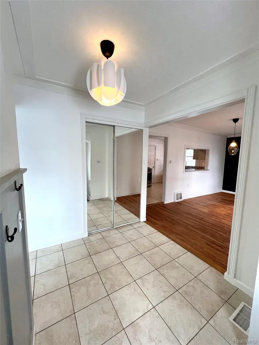 396 South Boulevard W, Rochester Hills, MI 48307 - #3