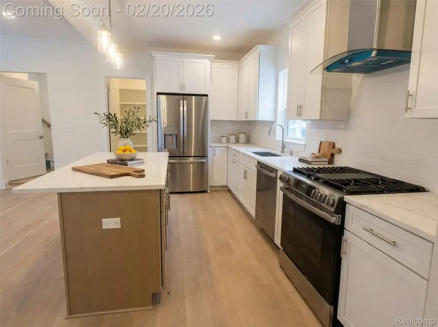 2027 Ellwood Ave, Berkley, MI 48072 - #3