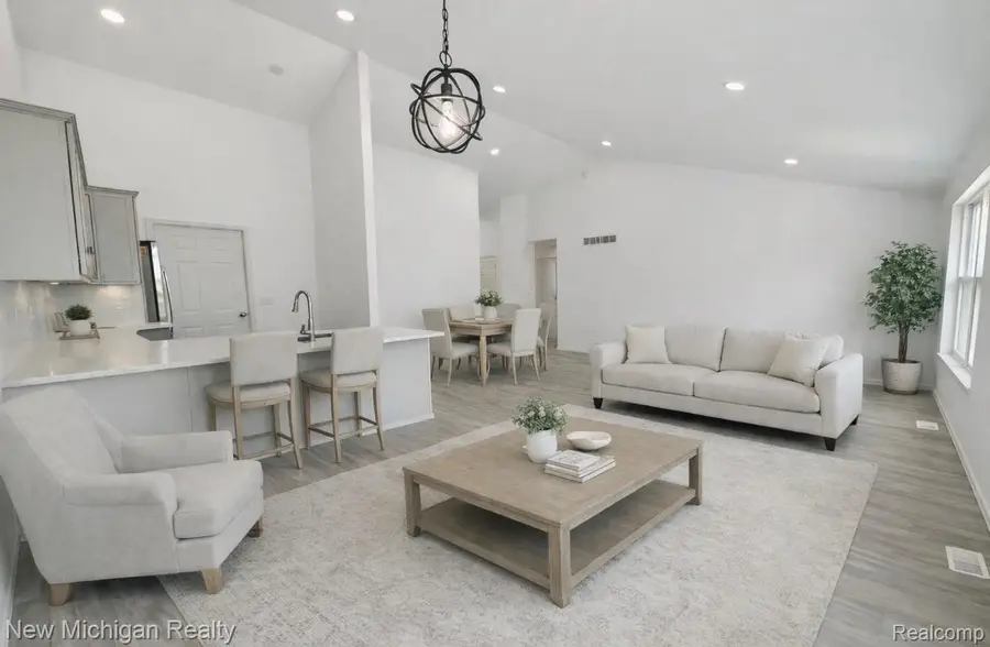 7056 Cambridge Drive, Flushing, MI 48433 - #2