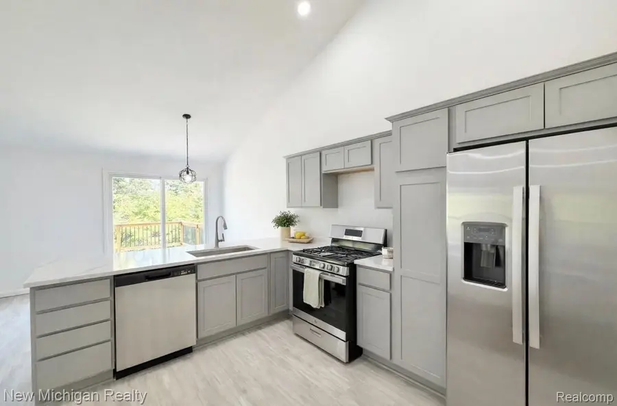 7056 Cambridge Drive, Flushing, MI 48433 - #3