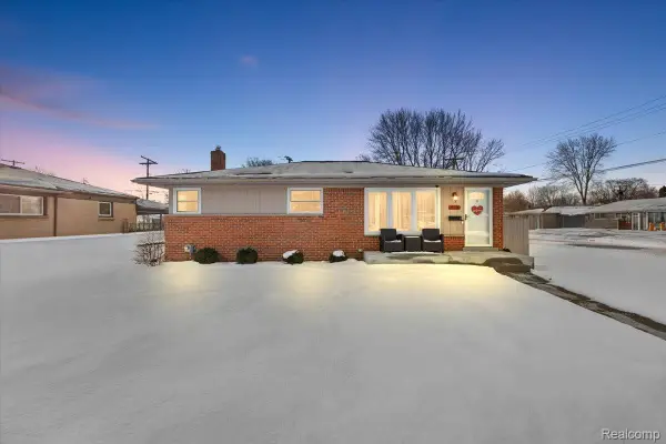 21220 Sunnyview Street, ClintonTownship, MI 48035