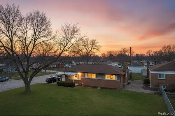 32960 Oakview Drive, Warren, MI 48092