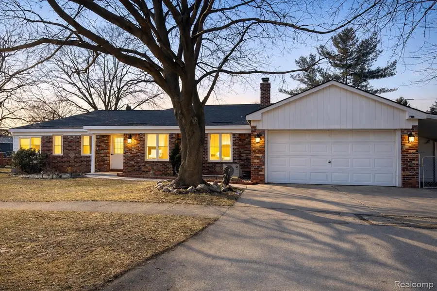 5441 Arden Avenue, Warren, MI 48092 - #2