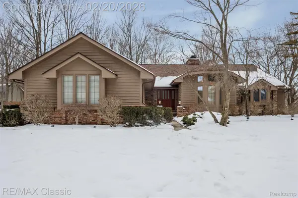 43484 Scenic Lane, Northville, MI 48167