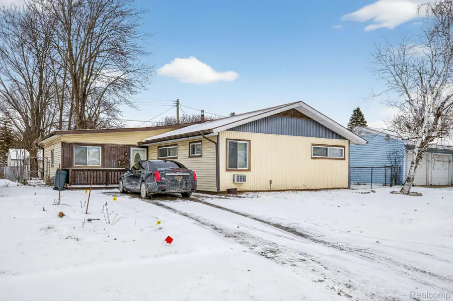 2835 Kensington Drive, Saginaw, MI 48601 - #3