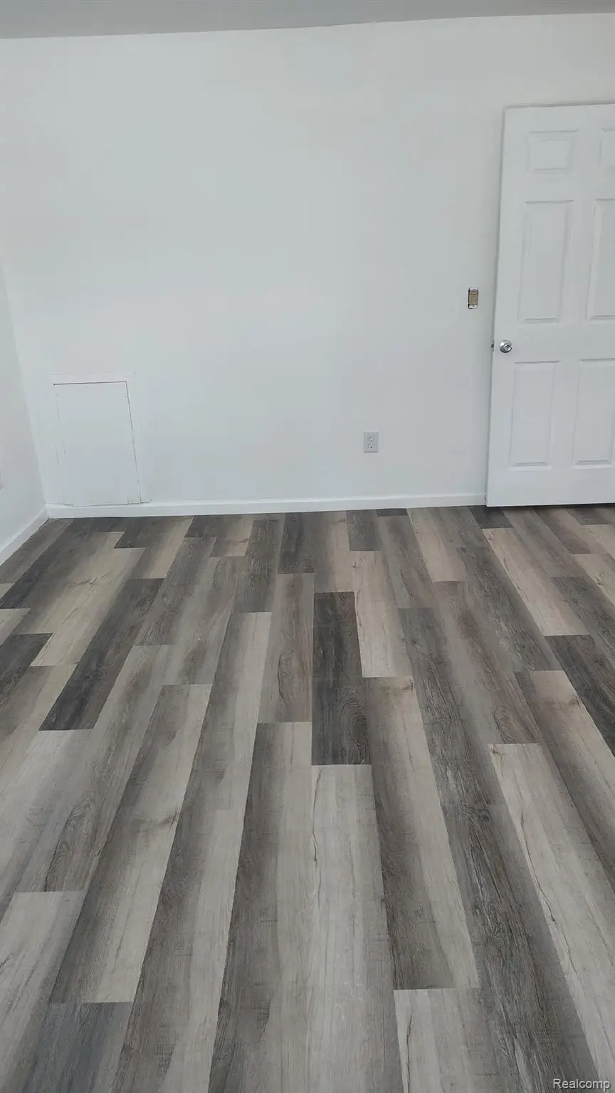 2731 Roundtree Drive S, Troy, MI 48083 - #3