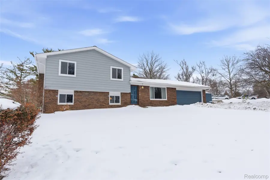 724 W Oxhill Drive, White Lake, MI 48386 - #3