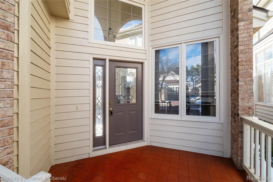 38119 N Vista Drive, Livonia, MI 48152 - #3