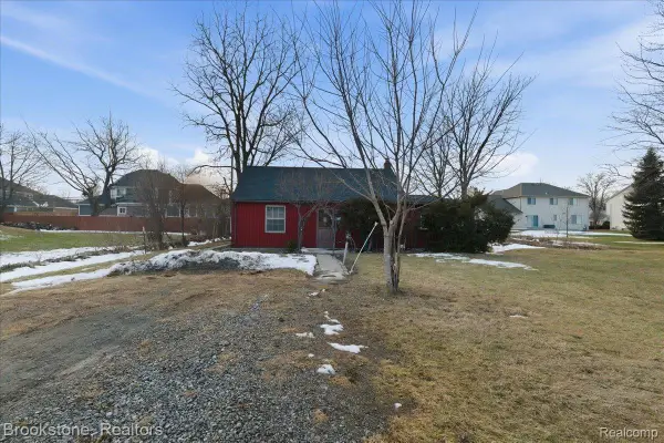 41491 Dequindre Road, Troy, MI 48085