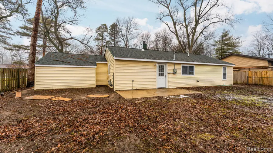 2750 Jackson Boulevard, Highland, MI 48356 - #2