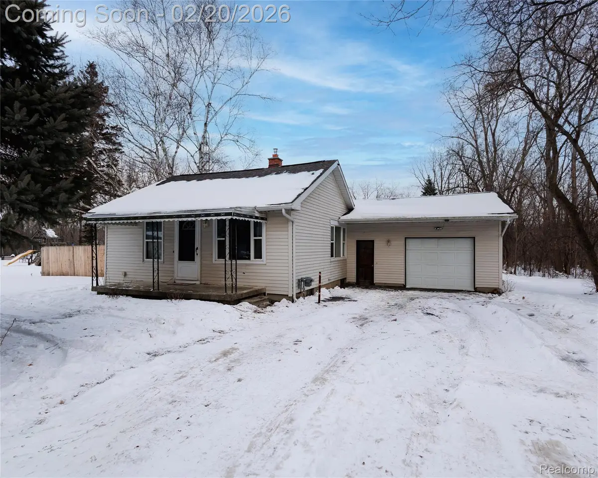 3246 Comer Drive, Flint, MI 48506 - #1