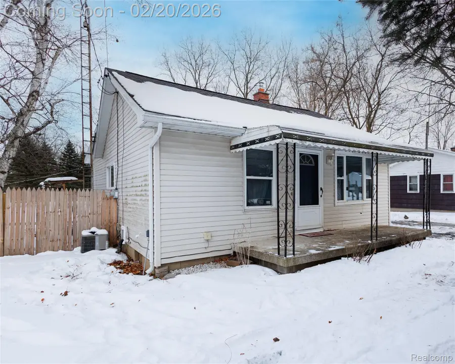 3246 Comer Drive, Flint, MI 48506 - #2