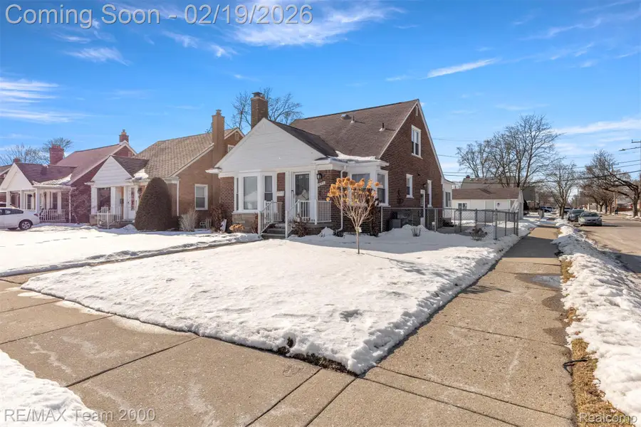 1645 Robindale Avenue, Dearborn, MI 48128 - #2