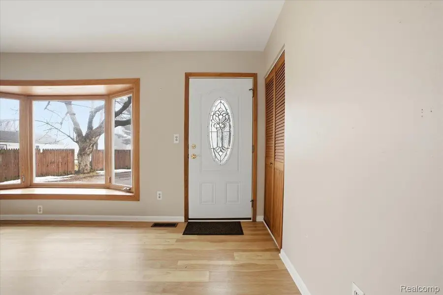 6360 Manson Drive, Waterford, MI 48329 - #2