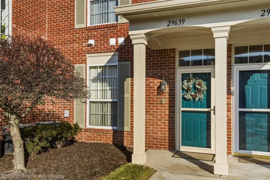 29639 Nottingham Circle, Livonia, MI 48152 - #3