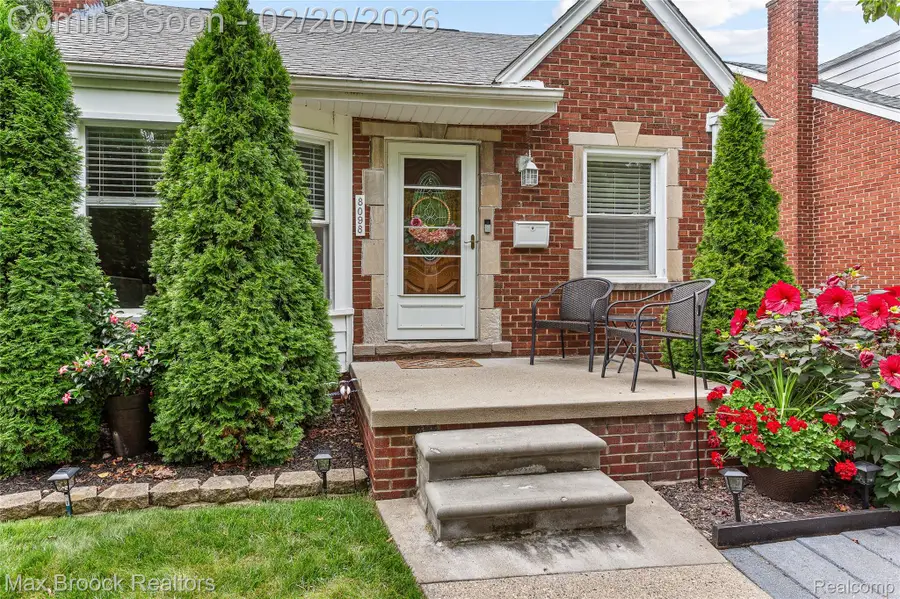 8098 Winona Avenue, Allen Park, MI 48101 - #2