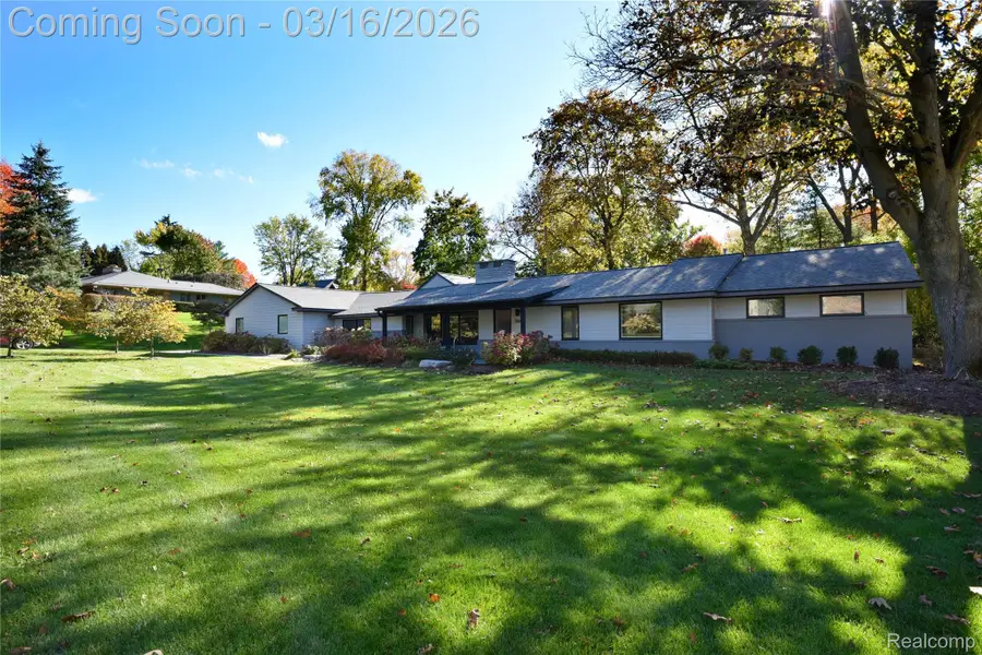 3885 Oakland Drive, Bloomfield, MI 48301 - #3