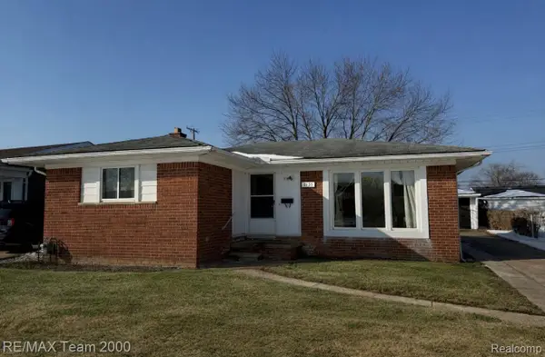 6135 Ardmore Street, DearbornHeights, MI 48127