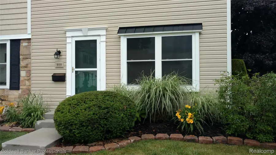 900 Little Hill Court, Rochester Hills, MI 48307 - #3